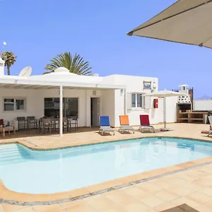 Aphrodite And Apollo 4 Bedroom Villa Puerto del Carmen (Lanzarote)